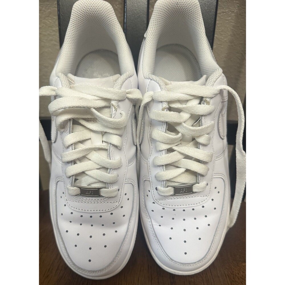 Nike Air Force 1 '07 Low Women Size 8.5 Leather Lace-Up Sneaker White DD8959-100